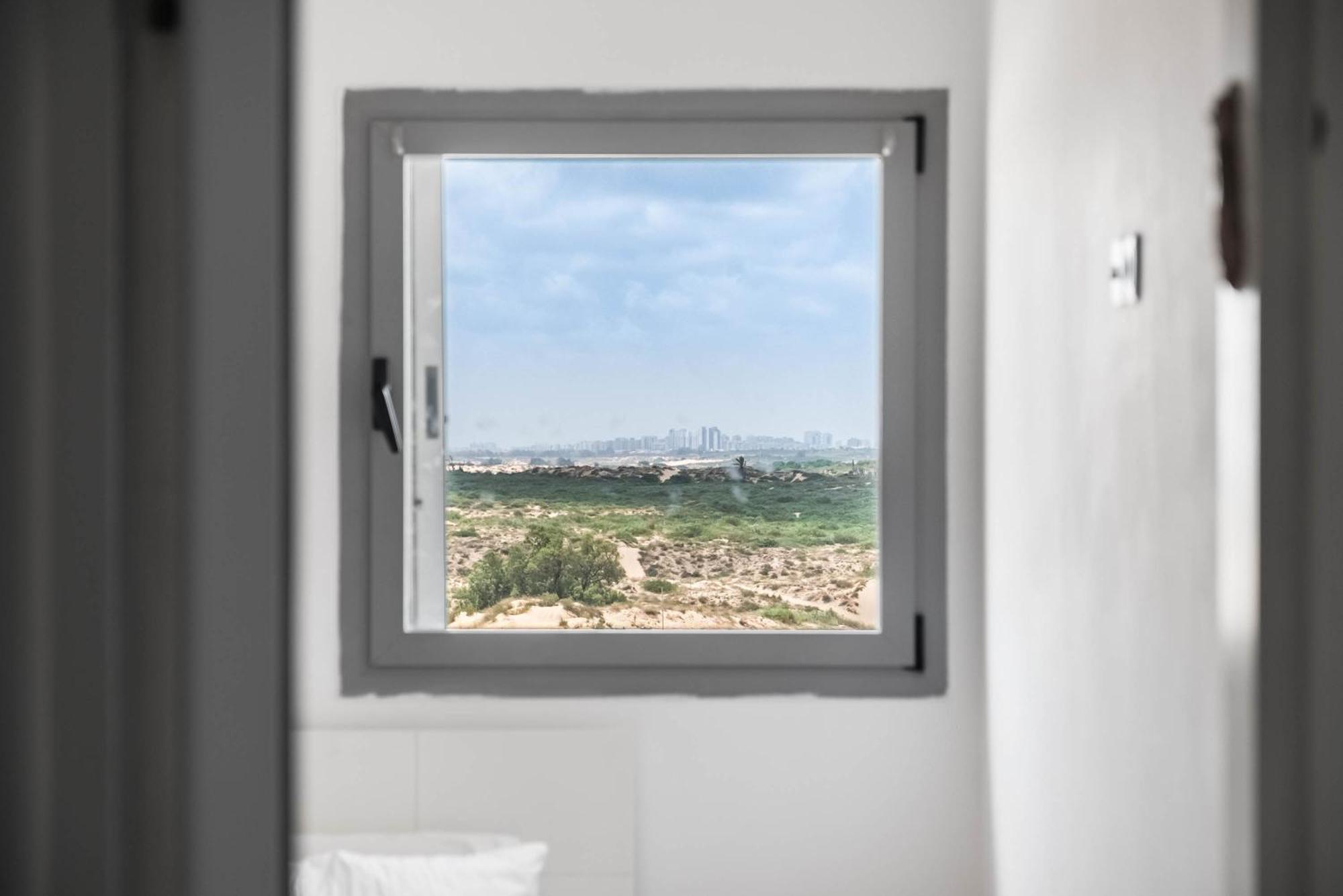 דירות אשדוד Ocean View Oasis With Balcony For Families מראה חיצוני תמונה