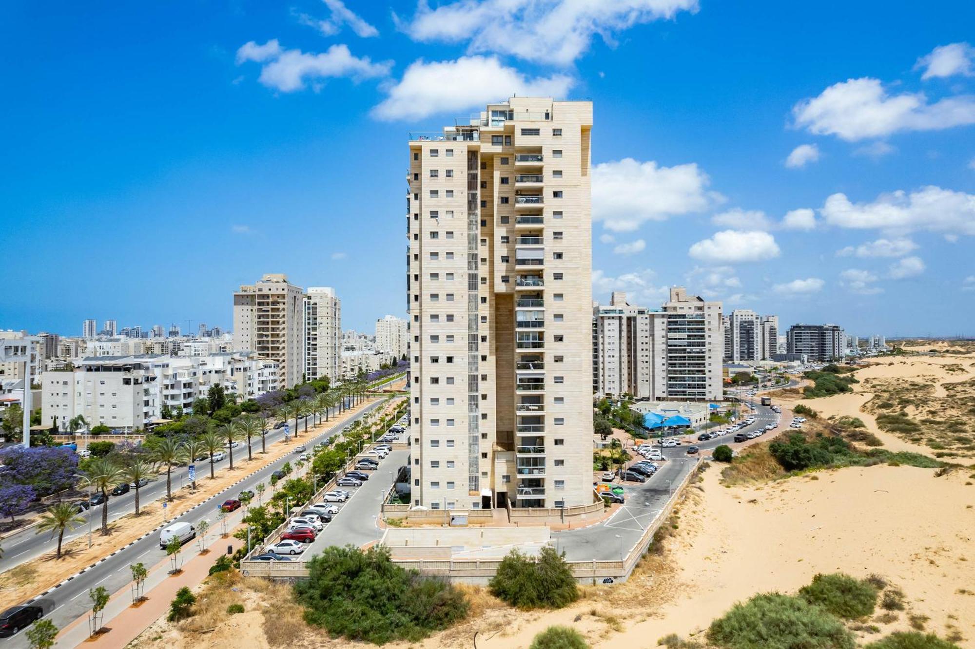 דירות אשדוד Ocean View Oasis With Balcony For Families מראה חיצוני תמונה