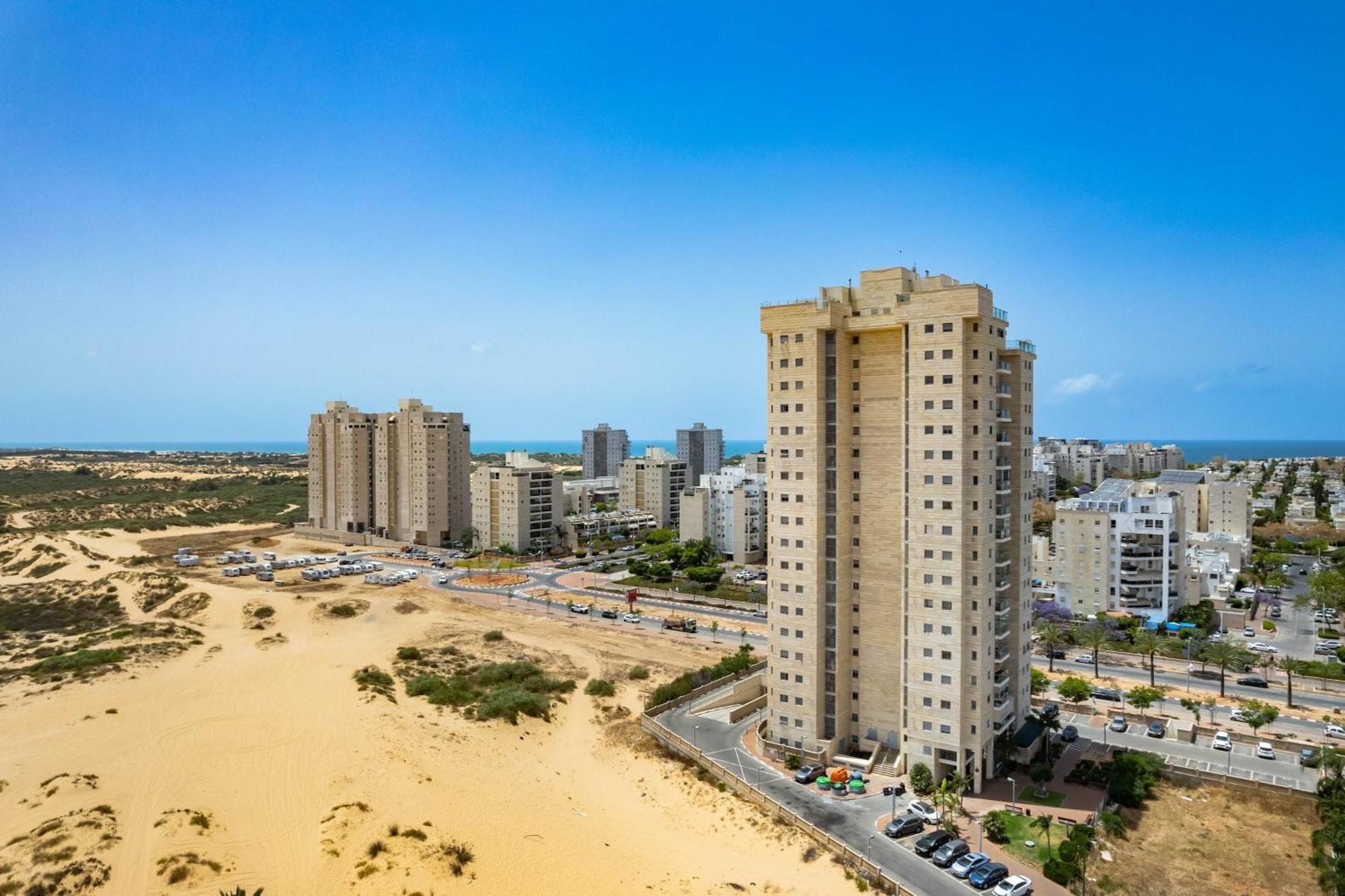 דירות אשדוד Ocean View Oasis With Balcony For Families מראה חיצוני תמונה