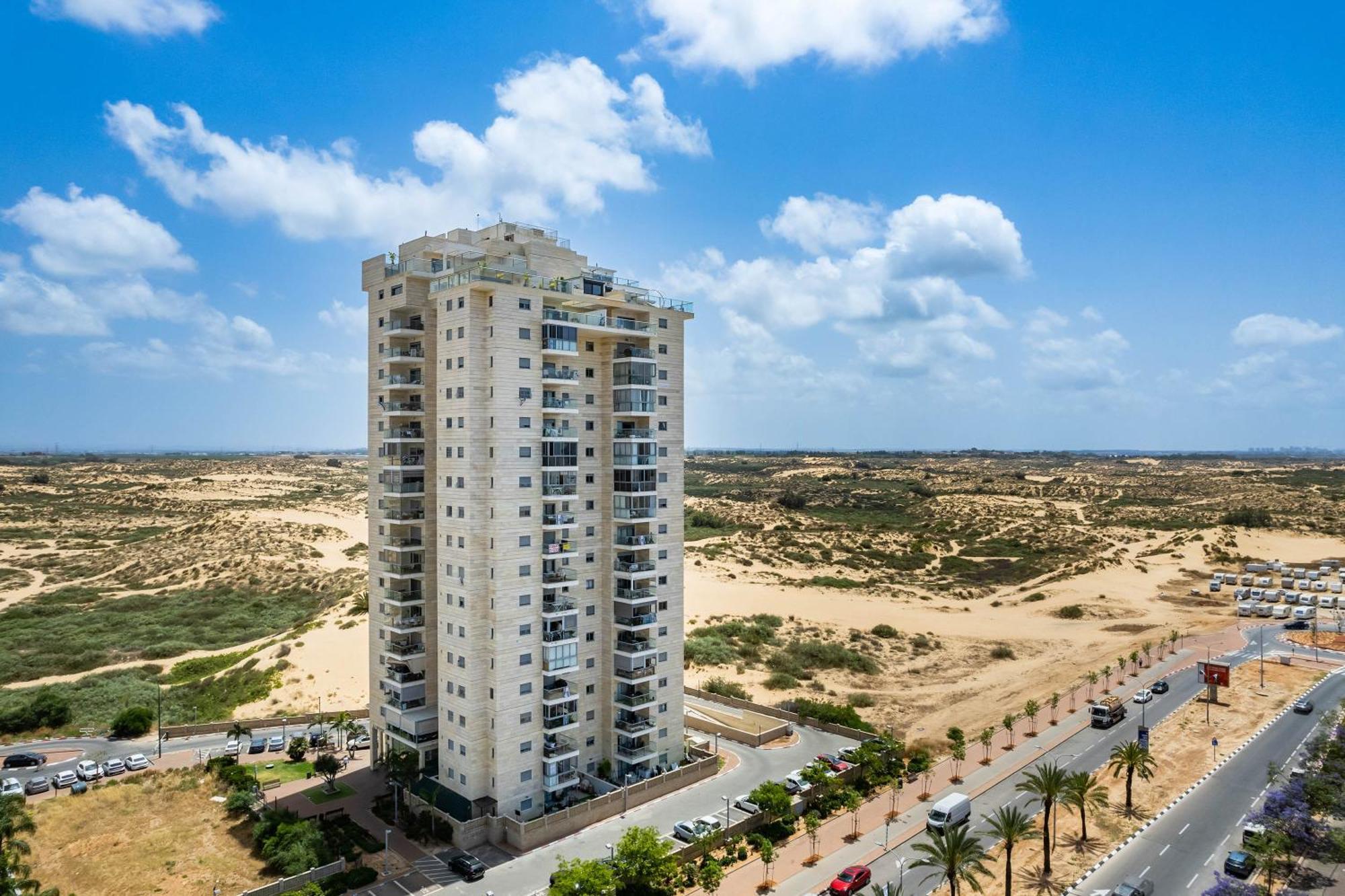דירות אשדוד Ocean View Oasis With Balcony For Families מראה חיצוני תמונה